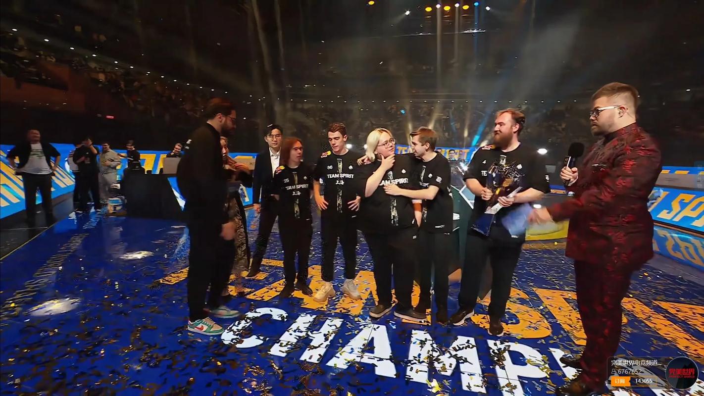 KPL历史当之无愧的第一人，是FLY还是梦泪？