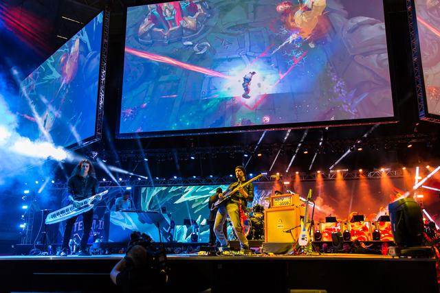 HLTV最新世界排名：NaVi领跑年终